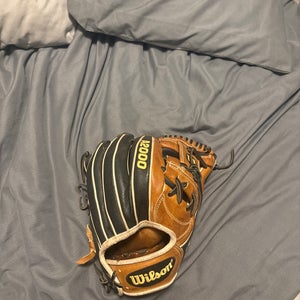 Wilson RH Infield A2000 Baseball Glove 11.75" (Used)