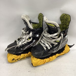 Used Bauer VAPOR 3X Junior Hockey Skate Junior 02.5 11851-S000035284