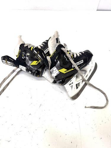 Used Bauer SUPREME M4 Junior Hockey Skate Junior 02.5 11860-S000294948