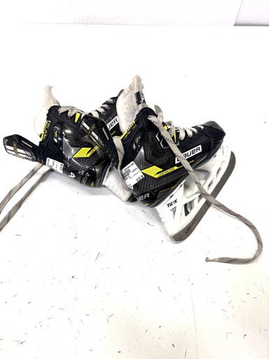 Used Bauer SUPREME M4 Junior Hockey Skate Junior 02.5 11860-S000294948
