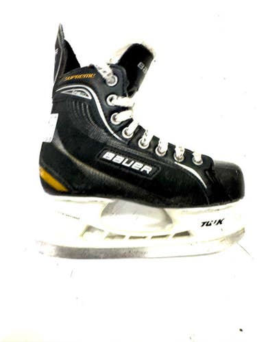 Used Bauer 120 SUPREME Junior Hockey Skate Junior 02 11860-S000294817