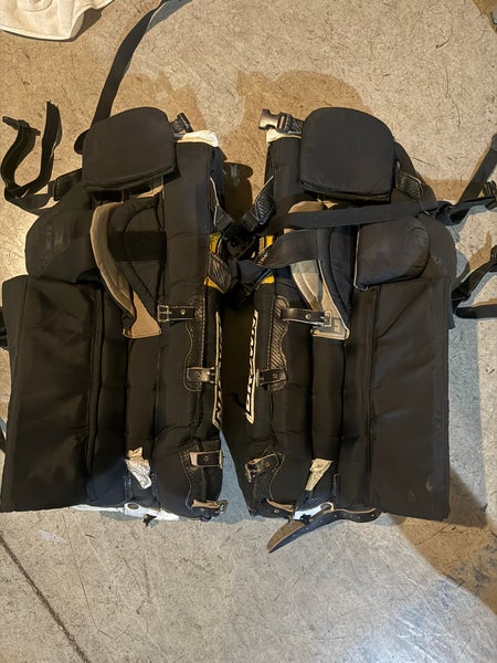 Medium   Goalie Leg Pads (Used)
