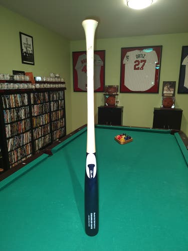 Like New, 2025 Chandler 33"/30oz. Ra13 Maple.