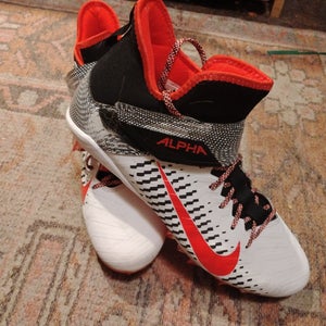 Men's Size M 11.5 (W 12.5) Nike Mid Top Molded Cleats (New)