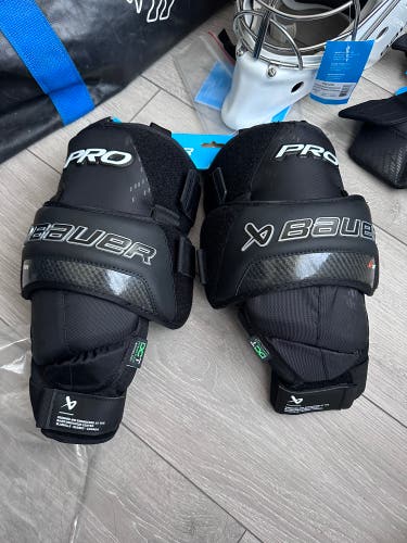 Brand New Bauer Intermediate Pro Knee Guard Goalie