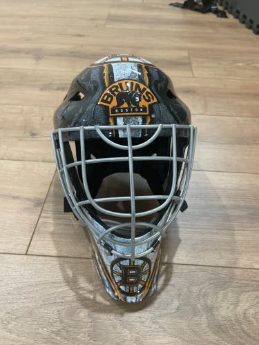 Street hickey goalie helmet- Franklin Youthh Bruins