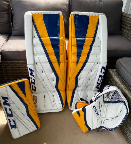32" CCM Extreme Flex III Regular Goalie Full Set Pro Stock (Used)