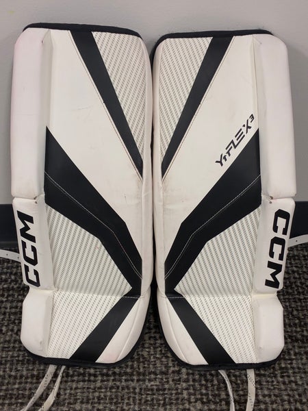 White 22" Youth CCM YTFLEX 3 Goalie Leg Pads (Used)