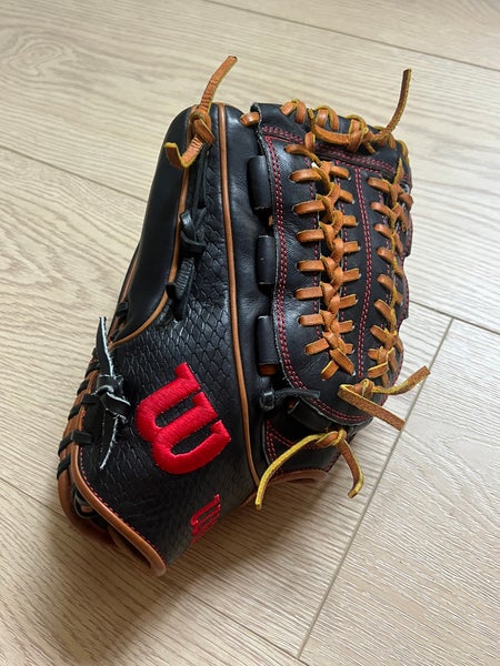 Wilson LH Pitcher's A2K Baseball Glove 11.75" (Used)