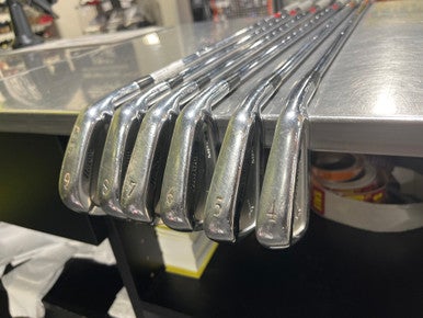 Used Mizuno MP 64 Mens Package Set RH Grey 6 Piece 11825-S000033749