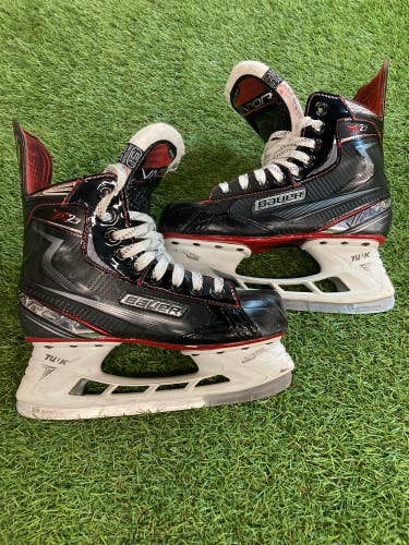 Intermediate Bauer Vapor X2.7 Hockey Skates Regular Width Size 5.5 (Used)