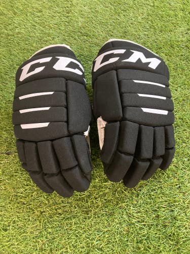 Black Senior CCM Tacks 4R2 Gloves 14" (Used)