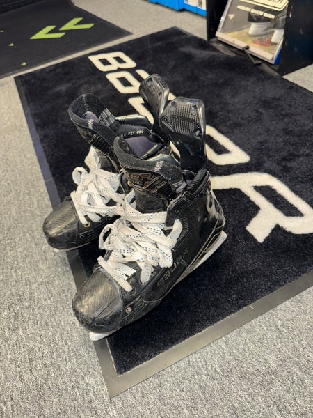 Bauer Supreme Mach Hockey Skates 8 Fit 2(Used)