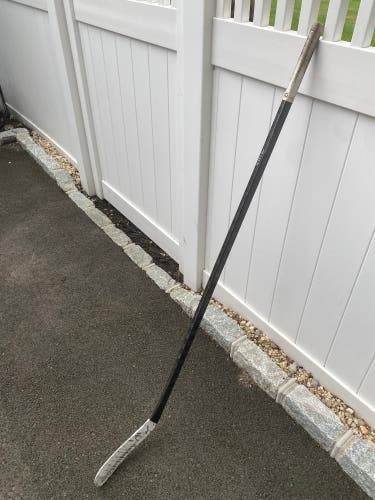 Intermediate  Right Handed Hockey Stick P88 (Used)