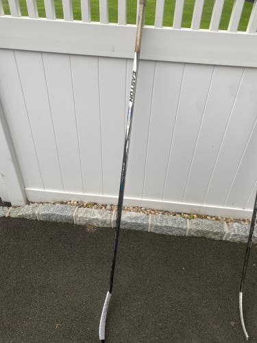 Intermediate Easton Stealth 30 Right Handed Hockey Stick P28 (Used)