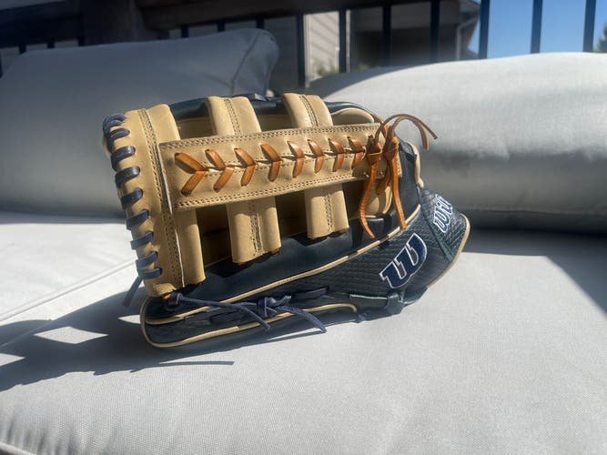 Wilson LH Outfield A2000 Baseball Glove 12.75" (New) Julio Rodriguez