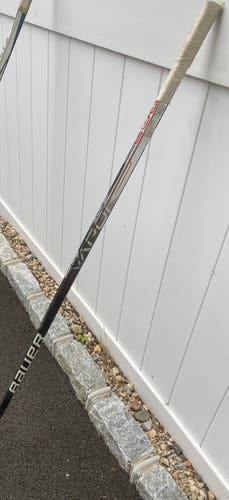 Junior Bauer Vapor Hyperlite Right Handed Hockey Stick P28 (Used)