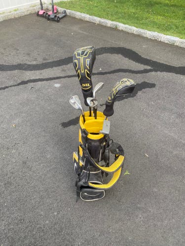 Junior Nike Machspeed Right Handed Clubs (Full Set) Junior 6 Pieces (Used)