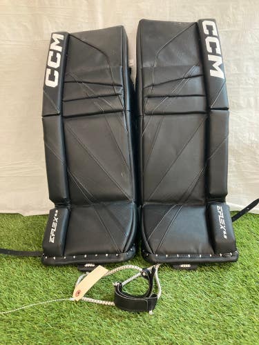 Black 28" Junior CCM Eflex 6.5 Goalie Leg Pads (Used)