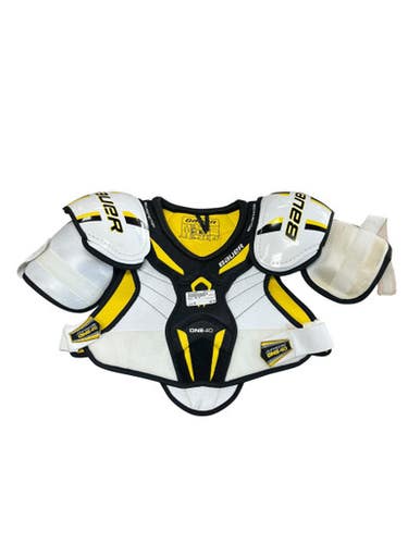 Used Bauer ONE 40 Senior Shoulder Pads MD 11833-S000164863