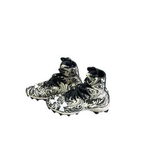 Under Armour (Used) Size M 3.5 (W 4.5) White