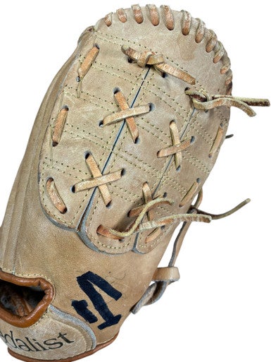 (Used) Right Hand Throw 10" Baseball Glove