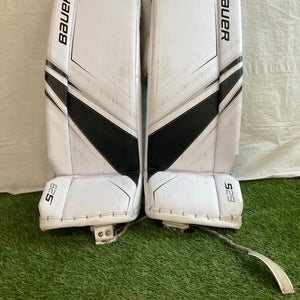 Black Medium Intermediate Bauer Supreme S29 Goalie Leg Pads (Used)