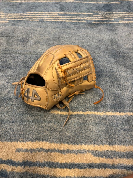 44 Pro RH Infield Signature Series Baseball Glove 11.5" (Used)