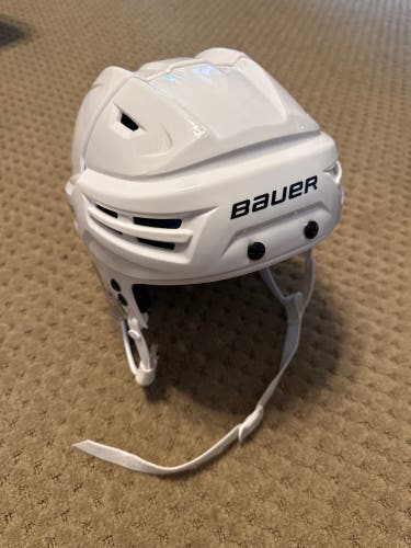 Large Bauer Re-akt 65 Helmet (Used)