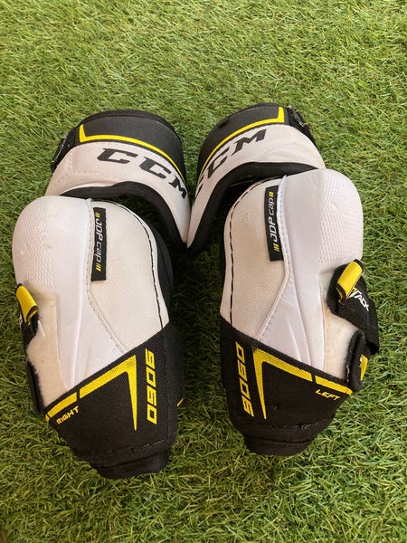 Junior Large CCM Tacks 9060 Elbow Pads (Used)