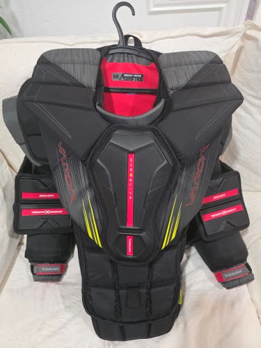 (New) Medium 2023 Bauer Vapor Hyperlite 2 Goalie Chest Protector