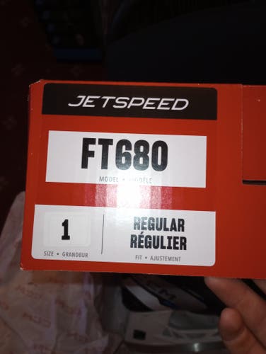 *Unused* CCM JetSpeed FT 680 Hockey Skates Regular Width Size 1 (New)