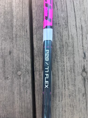 Senior Bauer Twitch Right Handed Hockey Stick P28 (New)