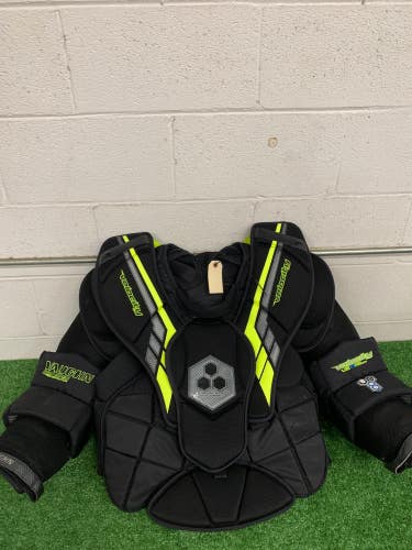 Senior Large Vaughn VE8 Pro Carbon Goalie Chest Protector (Used)