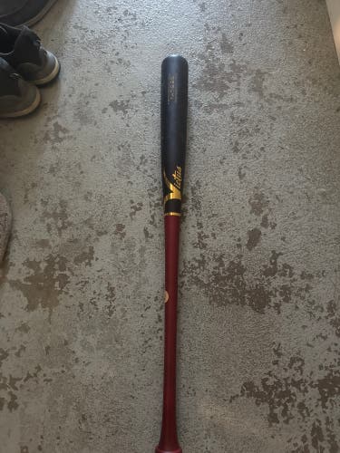 Victus Tatis Maple Bat (-3) 30.5 oz 33" (Used)