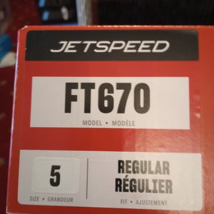 *Unused* CCM JetSpeed FT670 Hockey Skates Regular Width Size 5 (New)