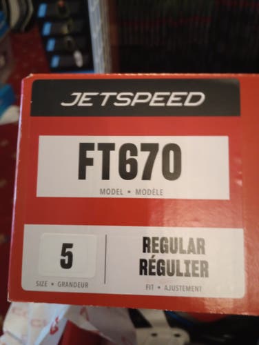 *Unused* CCM JetSpeed FT670 Hockey Skates Regular Width Size 5 (New)