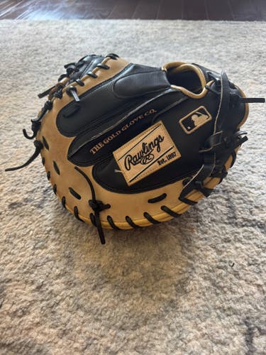 Nice!! Rawlings Heart of the Hide “Yadier Molina” Cleaned and conditioned!!