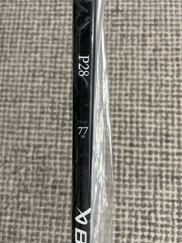 * Tap picture* 2 Brand NEW Right Handed P28 77 Flex Bauer Nexus Team Hockey Stick