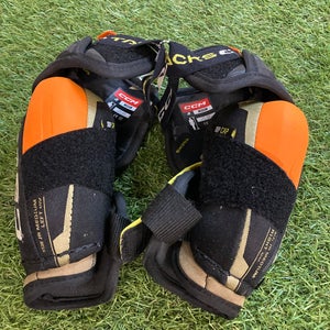 Junior Medium CCM Tacks AS-V Pro Elbow Pads (Used)