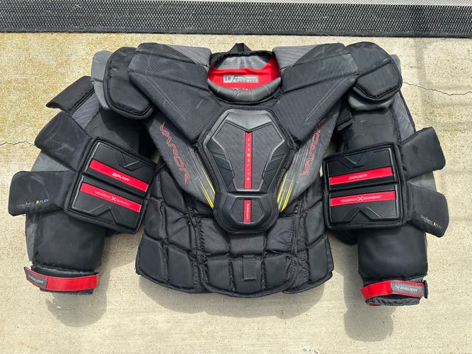 XS  Bauer Vapor Hyperlite 2 Goalie Chest Protector (Used)