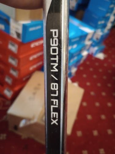 Senior Bauer Vapor Hyperlite 2 Right Handed Hockey Stick P90TM (New)