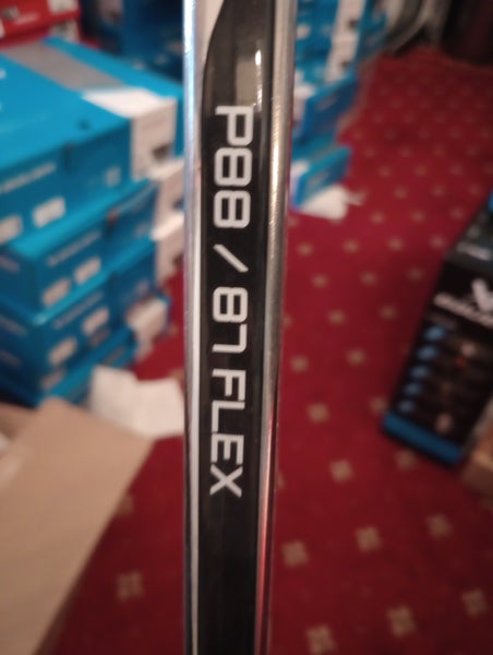 Senior Bauer Vapor Hyperlite 2 Right Handed Hockey Stick P88 (New)