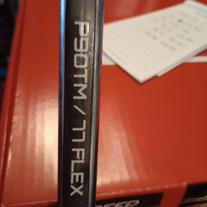 Senior Bauer Vapor Hyperlite 2 Right Handed Hockey Stick P90TM Flex 77(New)