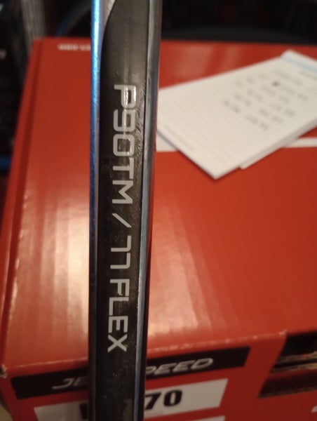 Senior Bauer Vapor Hyperlite 2 Right Handed Hockey Stick P90TM Flex 77(New)