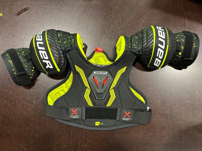 Large Youth Bauer Vapor Shoulder Pads (Used)