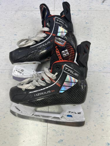 True HZRDUS 9X Hockey Skates Regular Width Size 3 (Used)