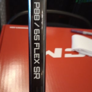 Senior Bauer Vapor Hyperlite 2 Right Handed Hockey Stick P88 Flex 65 (New)