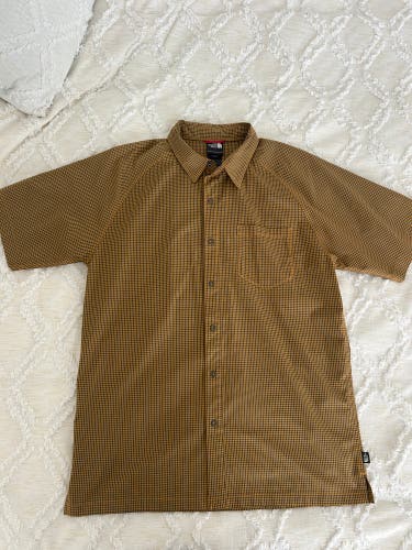 The North Face Mens Medium Short Sleeve Shirt Snap