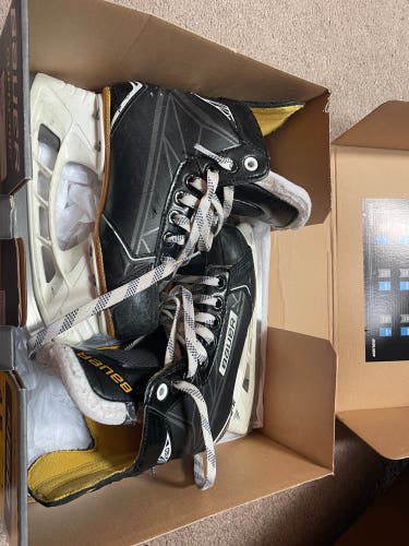 Bauer Supreme S160 Hockey Skates Regular Width Size 1.5 (Used)